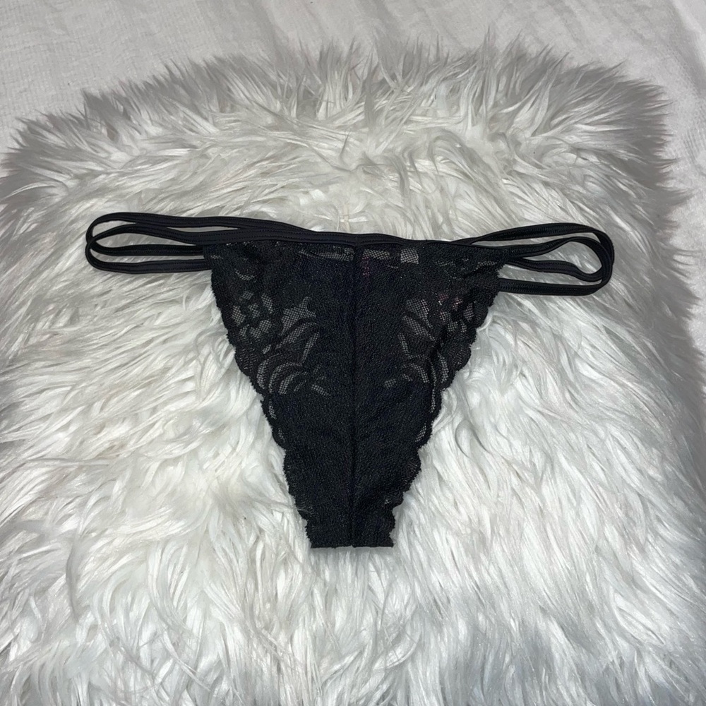 VS PINK LACEY THONG ($10 OR 3 FOR $25)